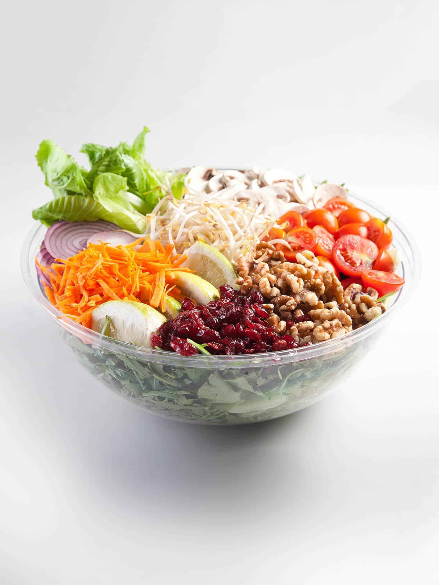 סלט ירקות ענק