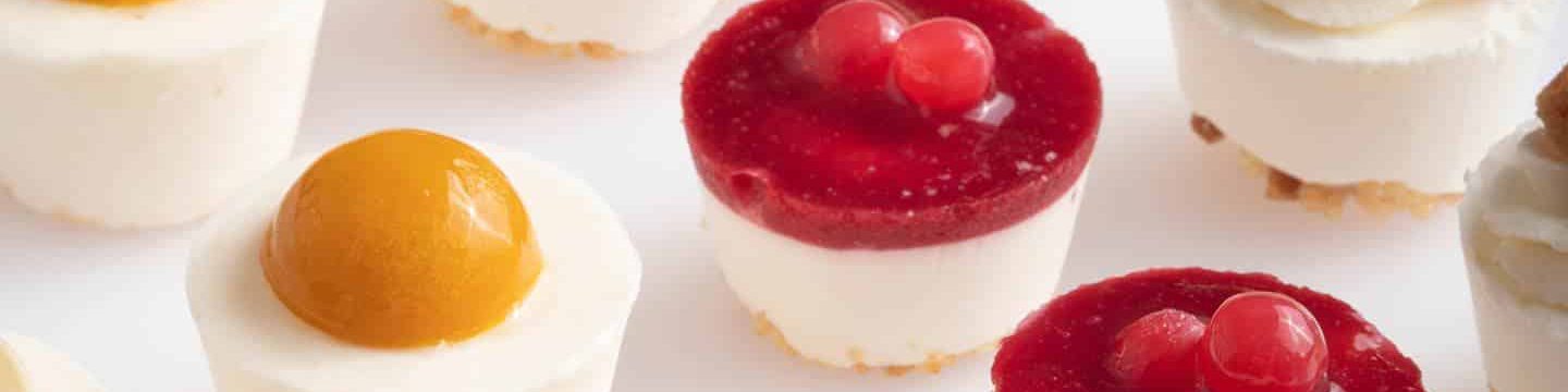 צילום של מיני עוגות גבינת מסקרפונה וניל