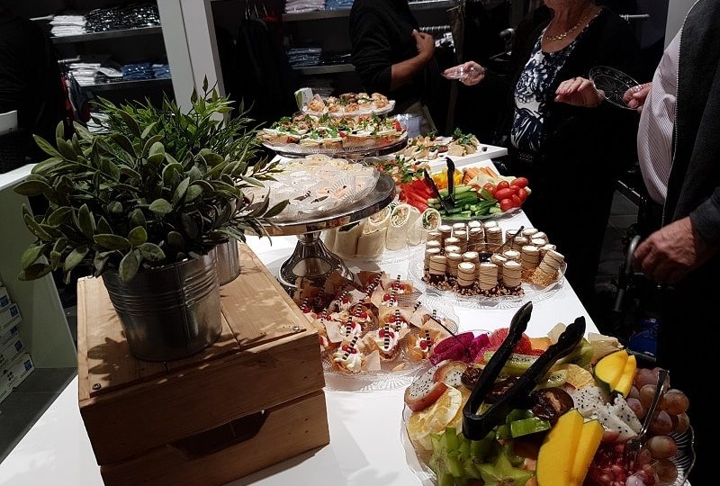 הזמנת מגשי אירוח לאירוע של חברת יונידרס, חדרה.