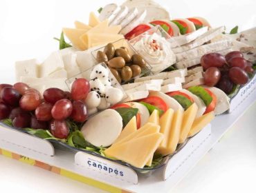 מגשי גבינות ויין