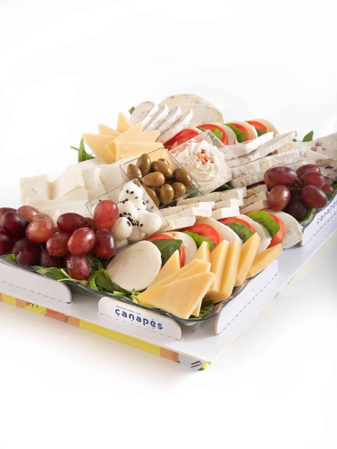 מגשי גבינות ויין